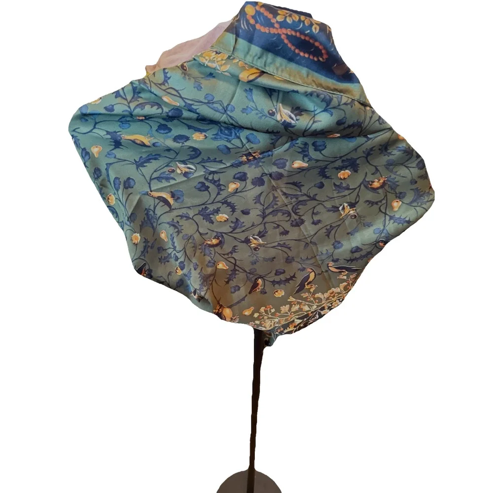 Scarf Bird & Animal Tapestry Print Green Silk-Feel Shawl New With Tags Si Na Yu